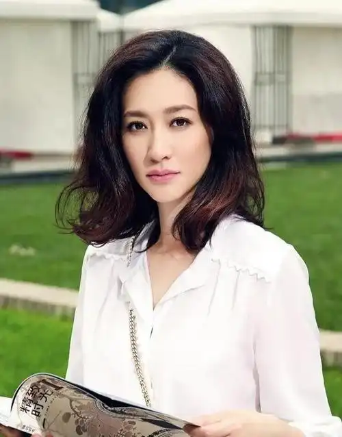 李小冉再次经历了感情的失败,她的青春在两段感情中化为乌有.