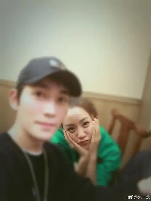 如何看待朱一龙连续六年为杨蓉庆生你有这样长久的朋友吗