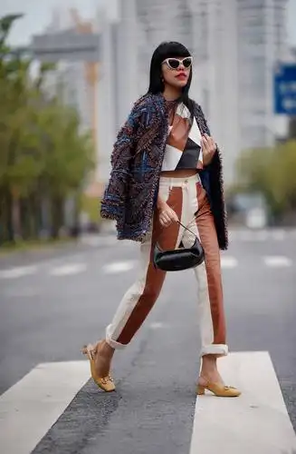 2021aw上海时装周0221awwenjun时装周街拍