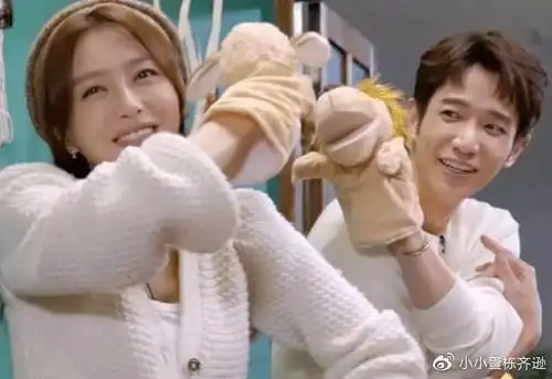 王彦霖李一桐综艺上演牙膏吻网友大呼辣眼睛台本让人迷惑