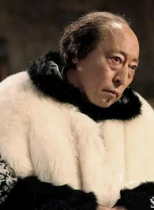 倪大红最新视频曝光,表情严肃面露疲惫