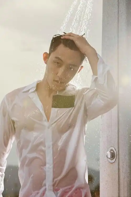 黄景瑜鲸鱼 帅哥 腹肌 高富帅