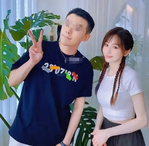 回顾那个叫闺蜜丈夫爸爸的陈意涵扎双马尾卖萌却说人设恶心