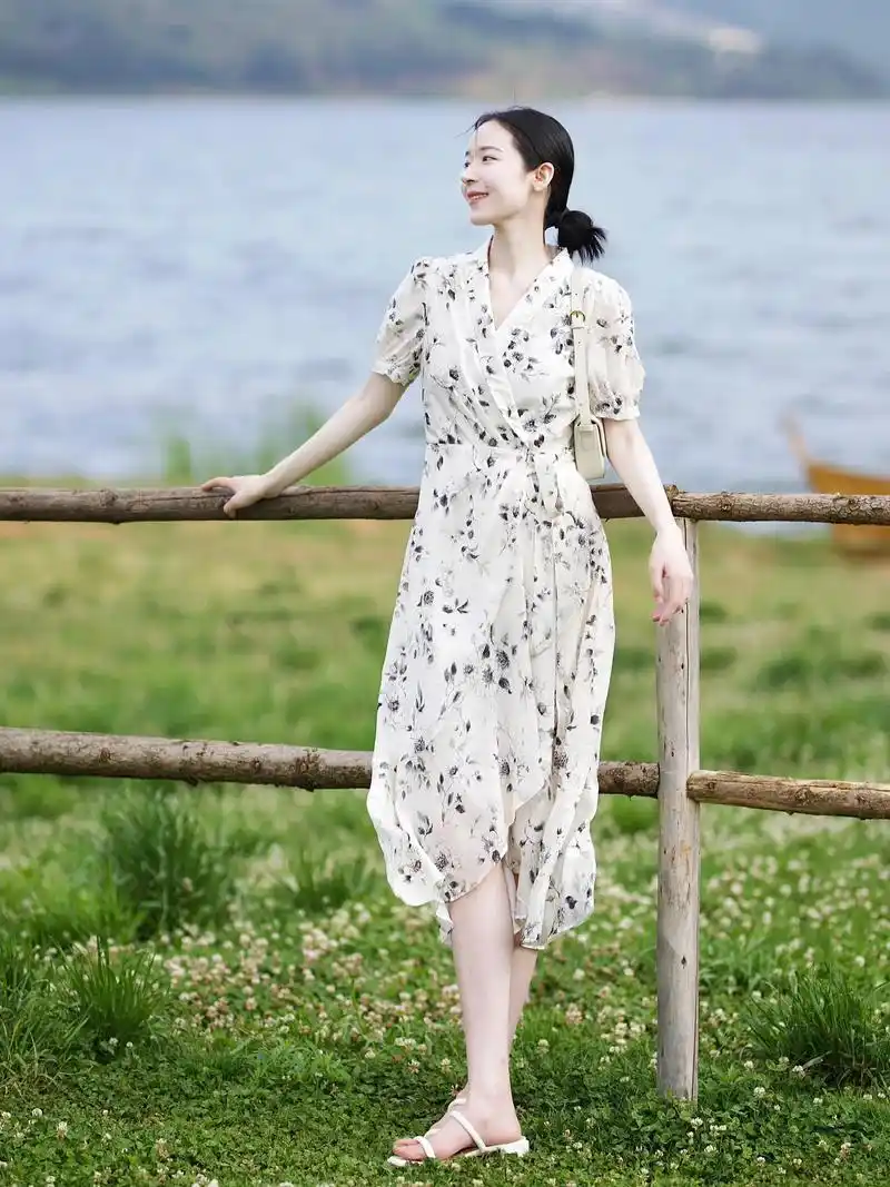 10个姿势简约上镜很好学拍出苗条漂亮的全身照