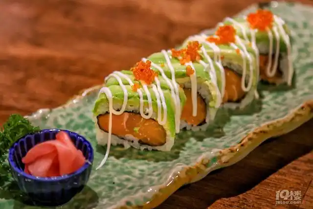 牛油果三文鱼卷