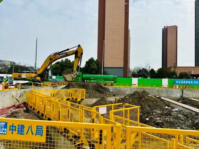 上海嘉闵线3标嘉戬公路站主体基坑顺利开挖