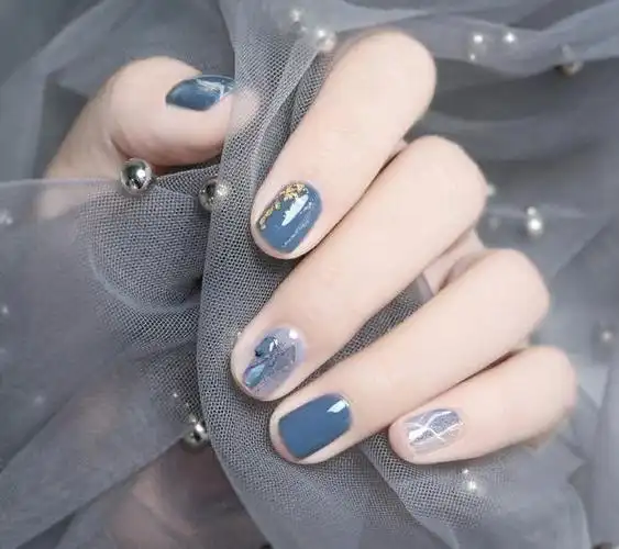 短指甲美甲图案推荐指南(指甲短做什么款式好看)