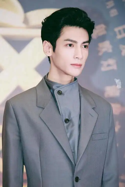 罗云熙个人资料,罗云熙身高体重多少