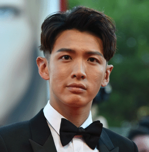 柯震东求求你学学磨皮吧!沧桑成这样真是令人唏嘘