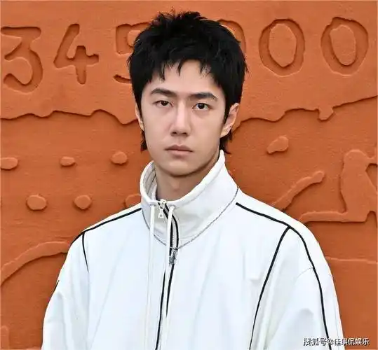 当32岁肖战跟26岁王一博站在一起,我才彻底明白,什么叫顶级骨相