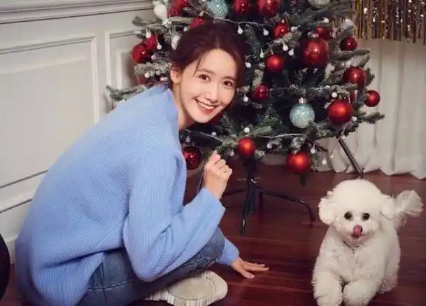 原创林允儿18岁照片曝光被赞眼睫毛可以扫地有没有整容一看便知