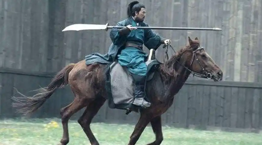 甄子丹的关羽,成龙的霍安,论功夫明星骑马,洪金宝这个最搞笑!