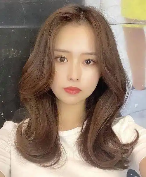 "爆款"网红披肩发_发型_中国_形象