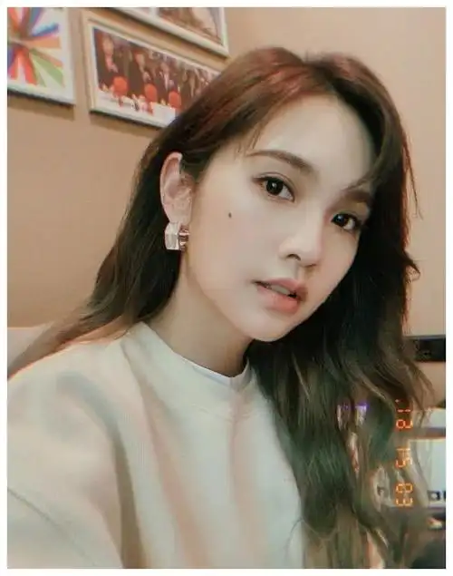 李荣浩为杨丞琳演唱会做宣传,称妻子为"糟糠"却用错了词