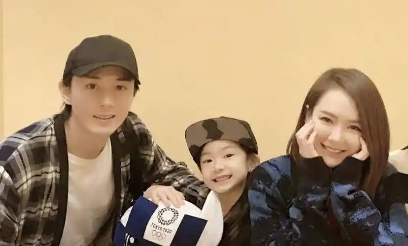 戚薇回应怀二胎时找不到工作,否认患上抑郁症,近状超好无需担心_李承