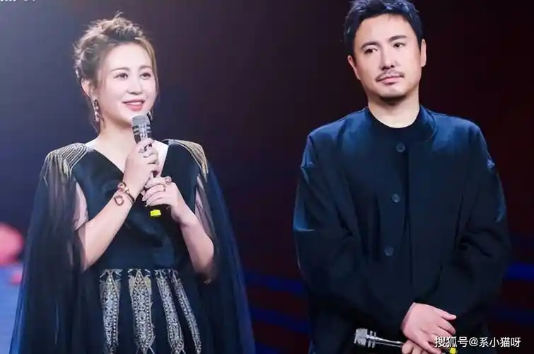 沈腾和马丽都是话剧演员出身,从2013年开始,他们连续八年登上春晚舞台