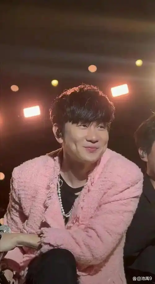 林俊杰音乐巅峰的稳健前行者以才华与努力铸就华语乐坛传奇