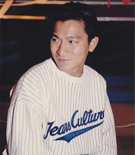 不老天王,看他年轻时模样,最后一张没想到他俩还是好朋友|刘德华