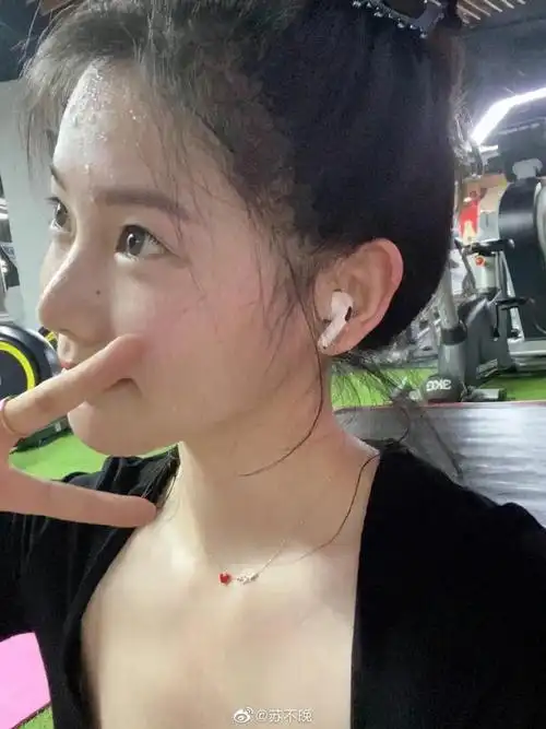 白皙|健身|脸蛋|林允儿|马甲线|性感美女_网易订阅