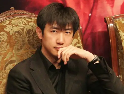 【图】李小冉老公鄢波个人资料 被小冉前男友砍伤