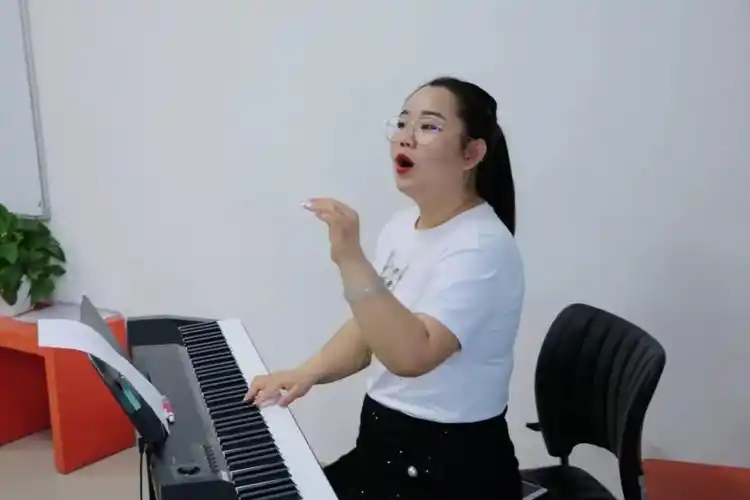 天骄声乐歌唱发声鼻音重这个方法可以帮你