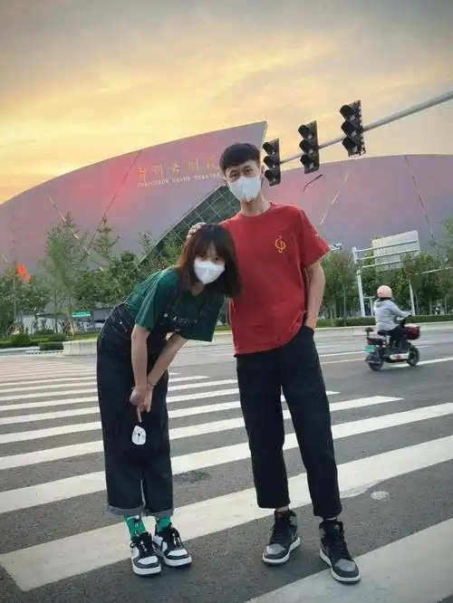 08168和178情侣穿搭红绿色系竟然挺般配