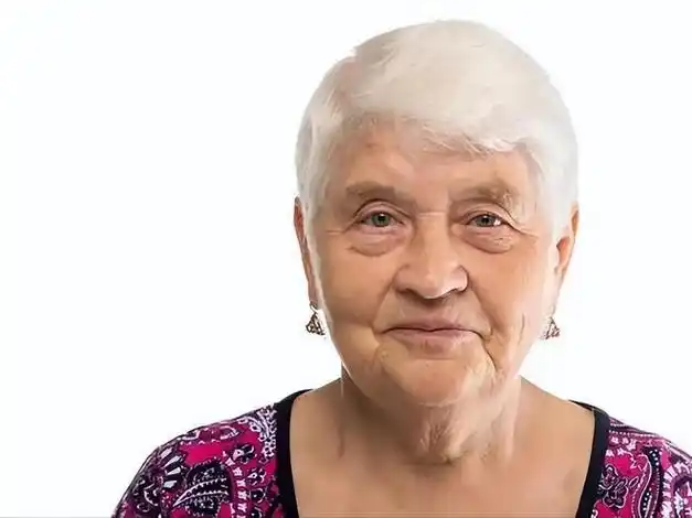 刘海儿这东西对于老太太们来说也不太合适,露出额头不仅会在打理的