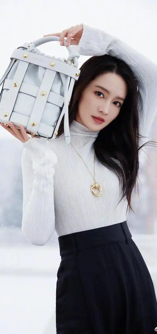 最美小花李沁超高清美图