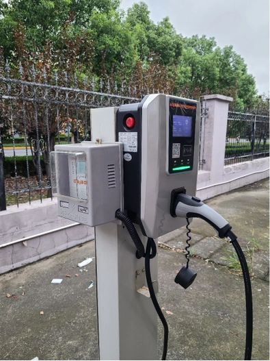 限流式保护器在电动车充电站的应用探讨