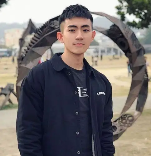 男生长脸适合的发型(男生脸长适合剪什么发型?