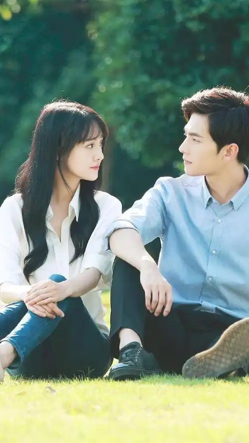 杨洋郑爽婚纱照和吻照 第1页