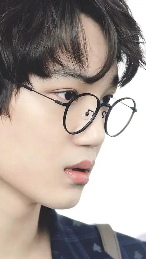 眼镜富人金钟仁这七款可都是不一样哒