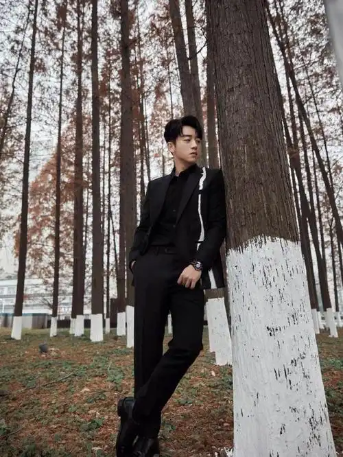 9月11日一大早,郑恺在社交平台晒出一段视频,揭示了他最新的行程.