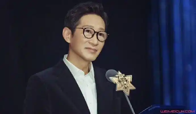 王劲松个人资料 没想到这些当红小生都是他"儿子"