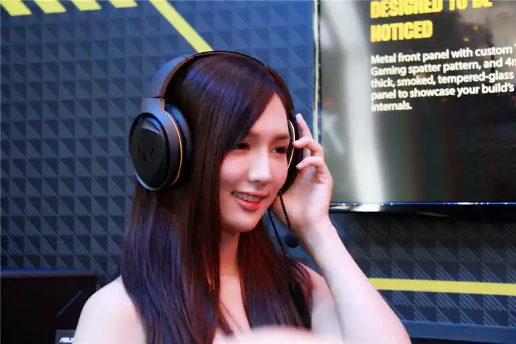 台北电脑展华硕推出多款新品显示器,小姐姐成最大亮点