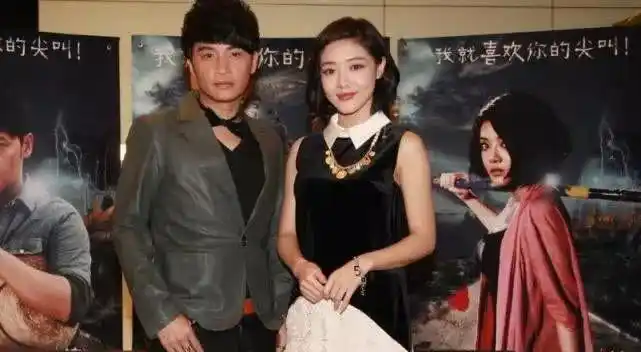 邓家佳突然宣布离婚,与圈外老公结束婚姻关系,感谢曾经的陪伴!