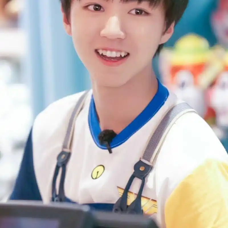 王俊凯的小虎牙好可爱鸭78