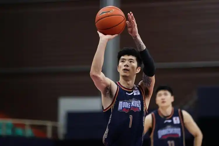 高效输出王子瑞12投8中得24分3篮板7助攻2抢断