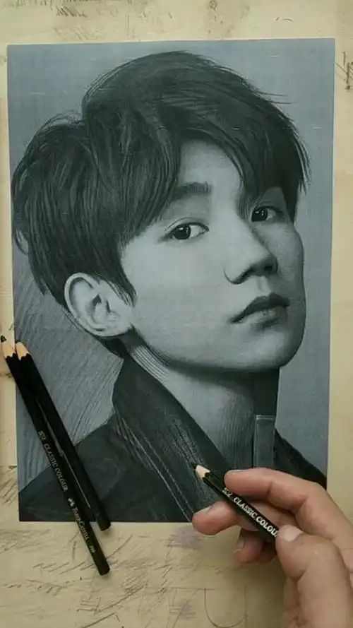 画tfboy王源真人一样