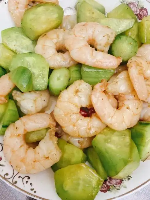 清爽营养 黄瓜炒虾仁的做法