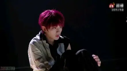 马嘉祺丁程鑫血腥爱情故事戴眼镜摔酒杯满满的占有欲和控制欲妥妥的