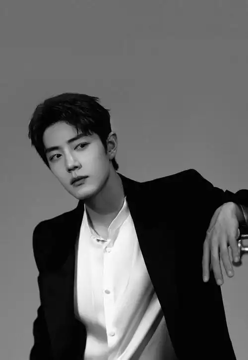 240108 激情热议:肖战帅气亮相,粉丝喜爱满满盼星辰|灿烂|黑白照片