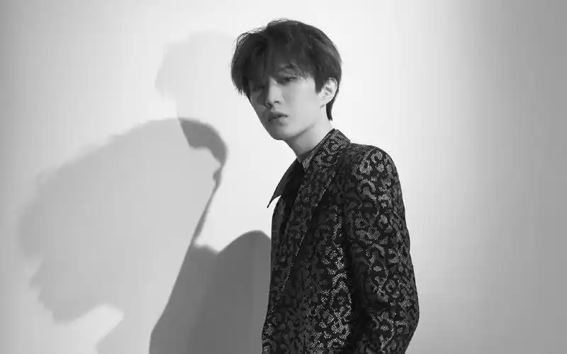 范丞丞帅气写真图片桌面壁纸