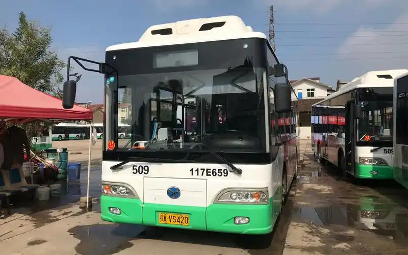 【武汉公交】扬子江wg6100nh5(2017 at)行走音