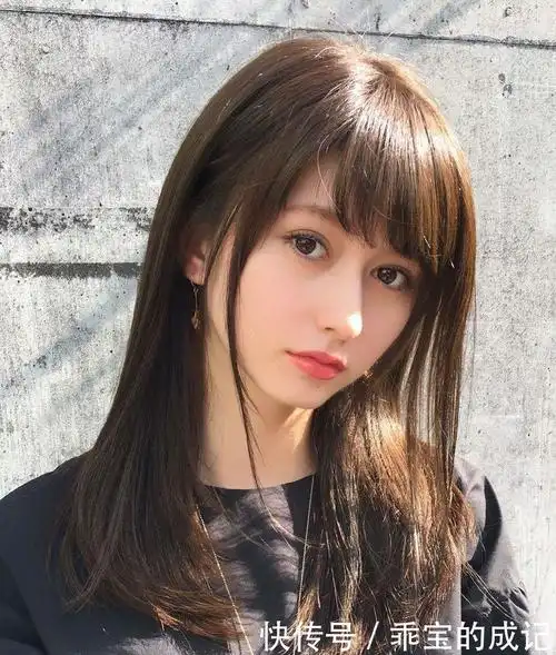 板栗色|染什么颜色头发显皮肤白显年轻?