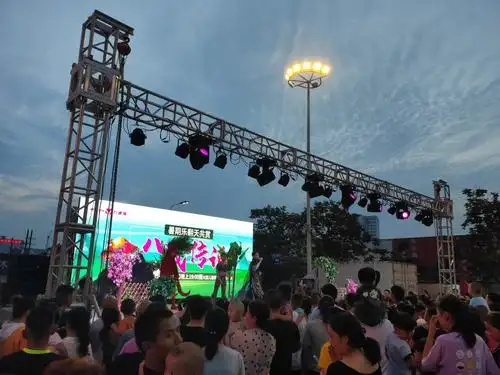 车载式led显示屏桁架舞台