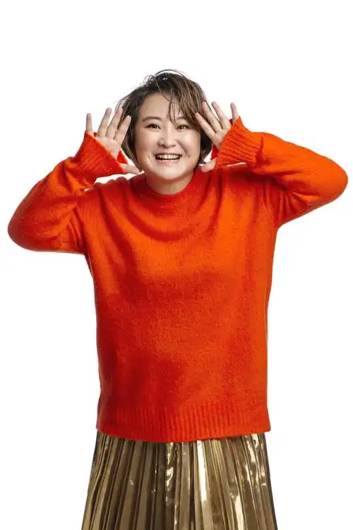 贾玲《青春环游记2》开播 笑声引领"春游家族"_旅行