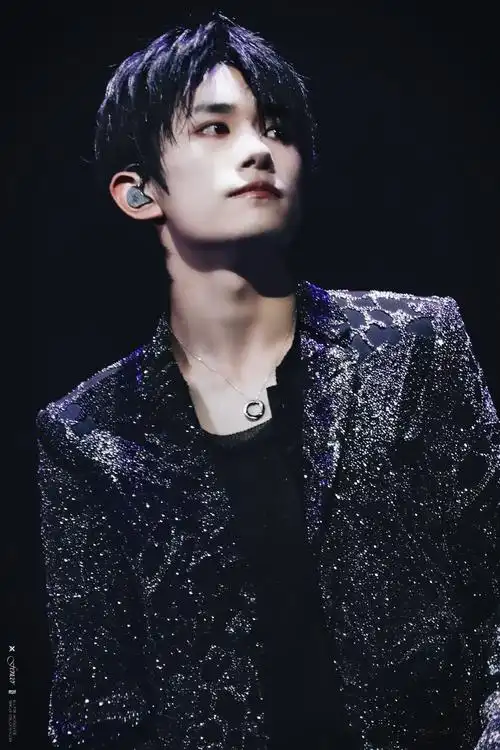 易烊千玺 2019玊尔演唱会