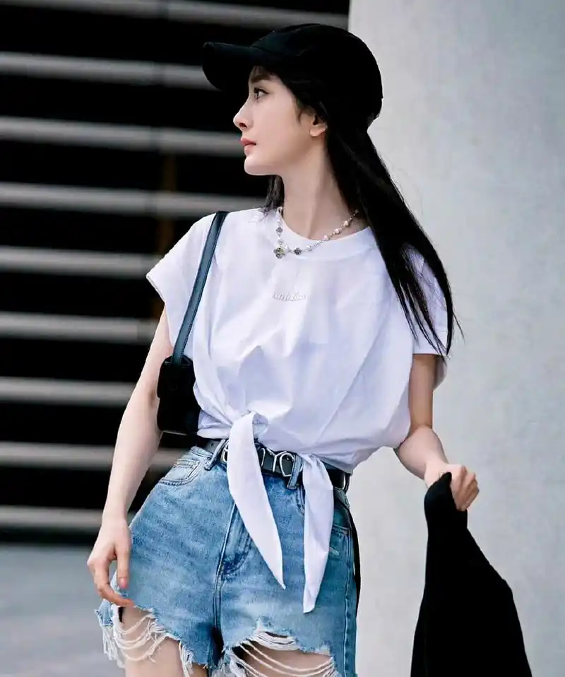 杨幂牛仔短裤,身材好好