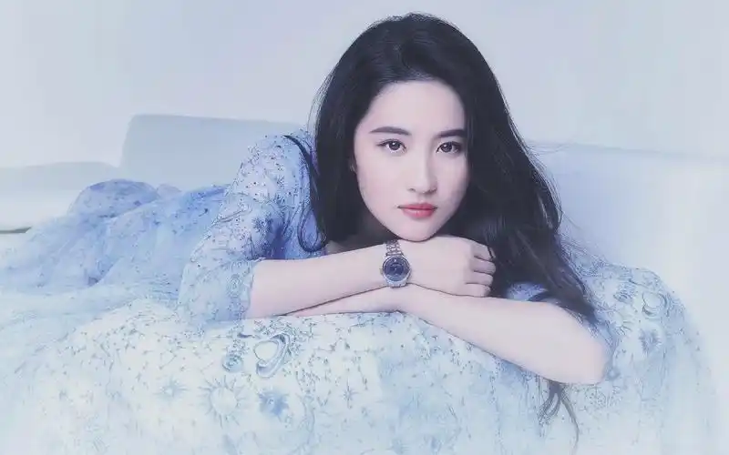 【全家最丑刘亦菲】告诉你什么叫【回眸一笑百媚生,六宫粉黛无颜色】